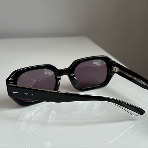 Calvin Klein sunglasses - Picture 4 of 5